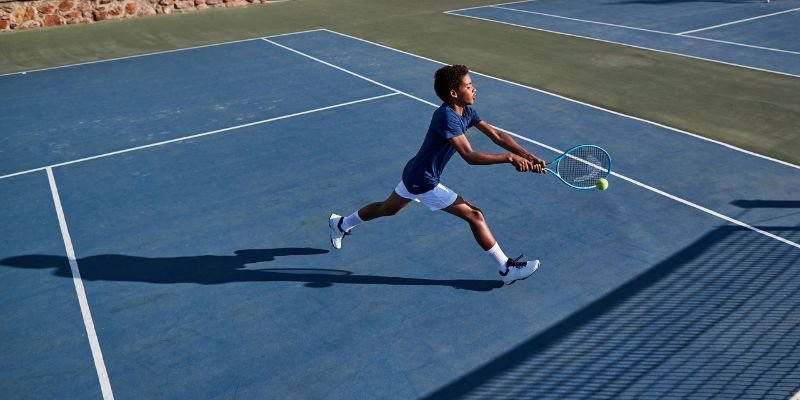univers sports collectifs et de raquettes Intersport Briançon